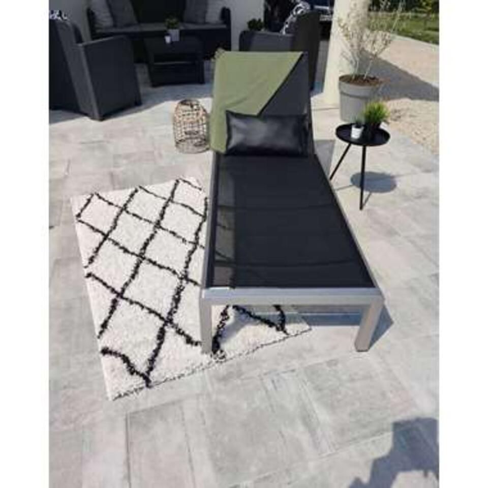 Beliani tuinligstoel FOSSATO - zwart aluminium, textiel